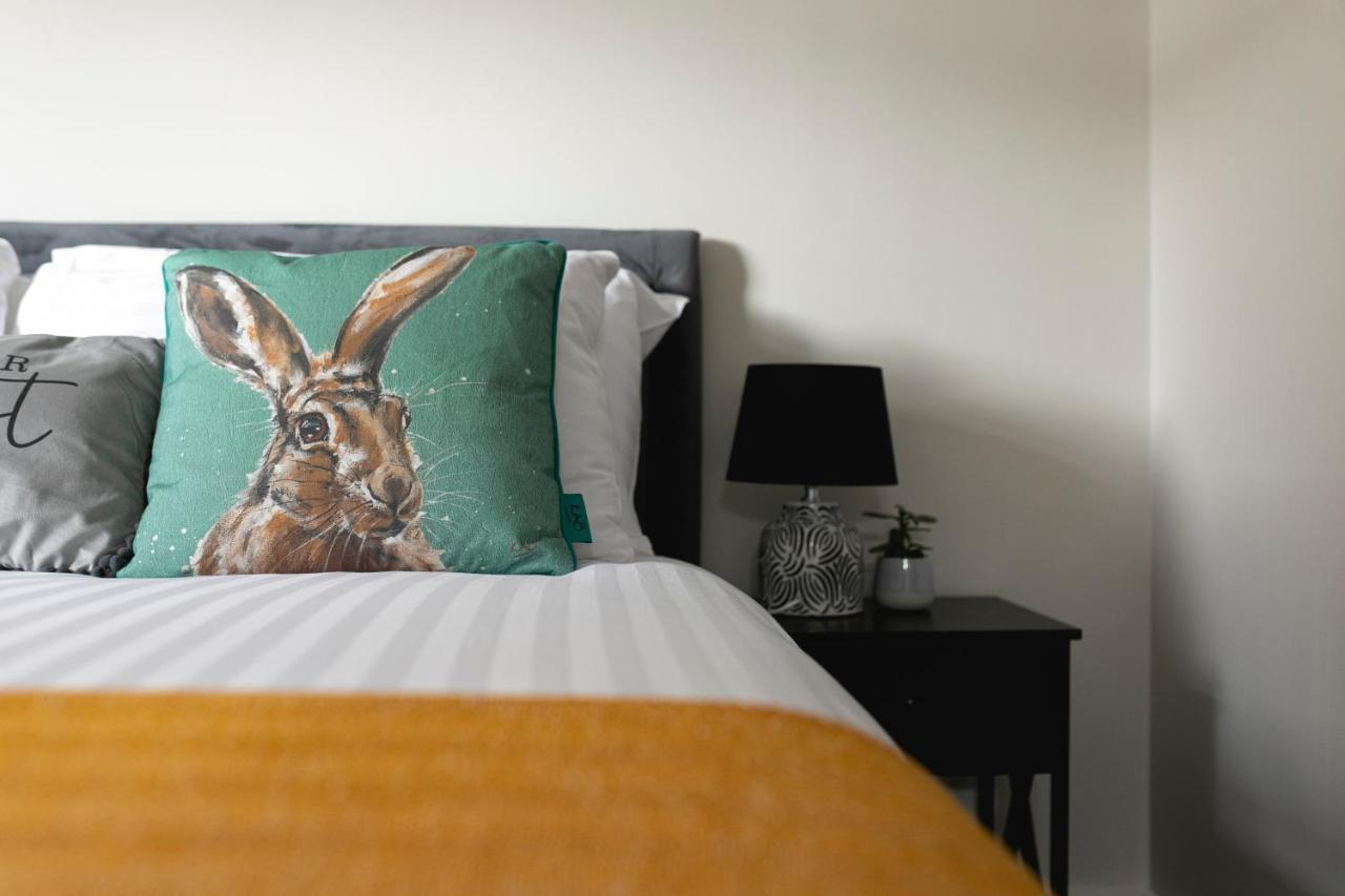 Skyvillion - Cozy Large 4 & 1 Bed Apartments In London Enfield, Mins To Tube Station, Free Wi-Fi Exteriör bild