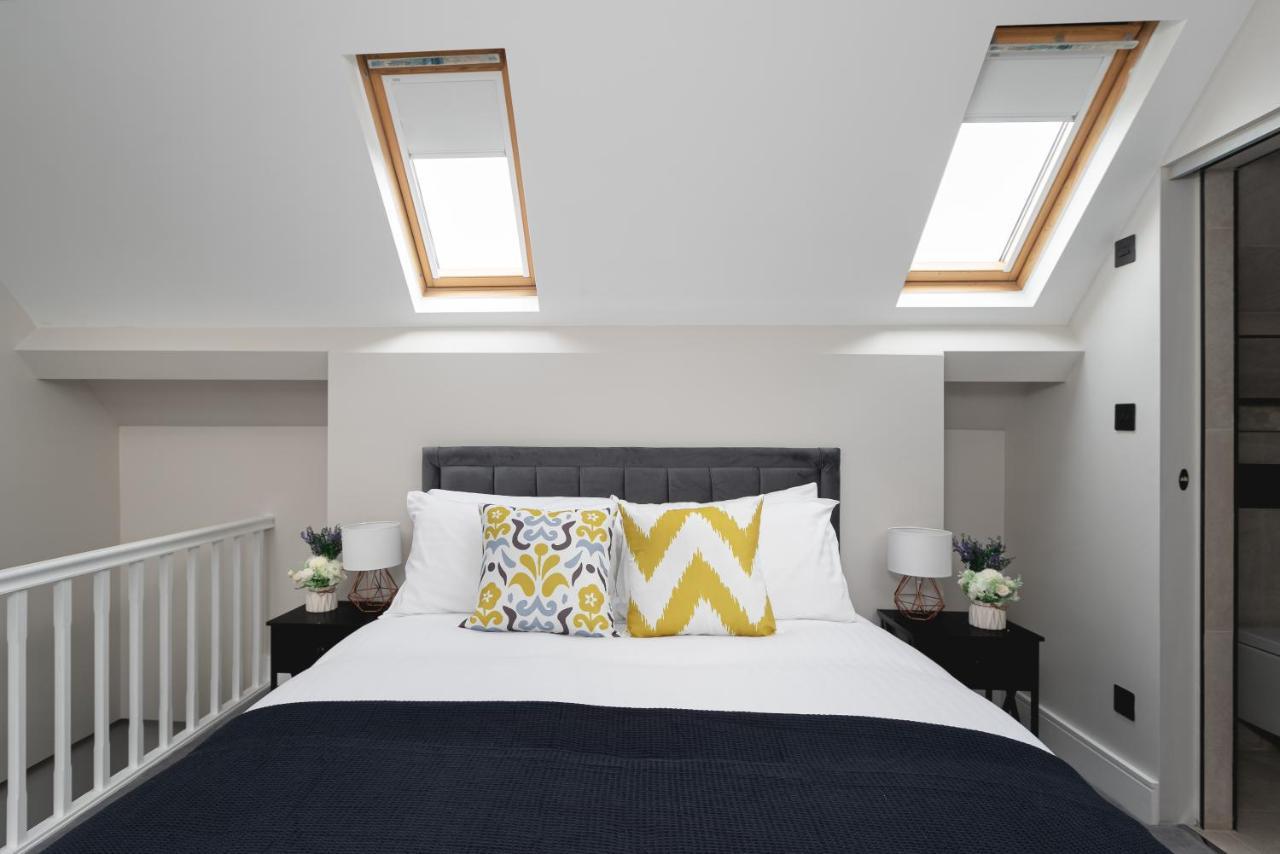 Skyvillion - Cozy Large 4 & 1 Bed Apartments In London Enfield, Mins To Tube Station, Free Wi-Fi Exteriör bild