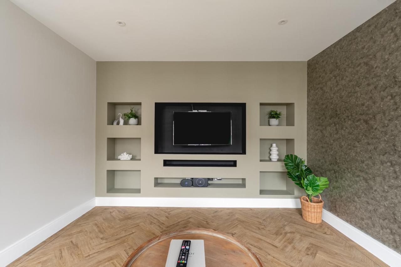 Skyvillion - Cozy Large 4 & 1 Bed Apartments In London Enfield, Mins To Tube Station, Free Wi-Fi Exteriör bild