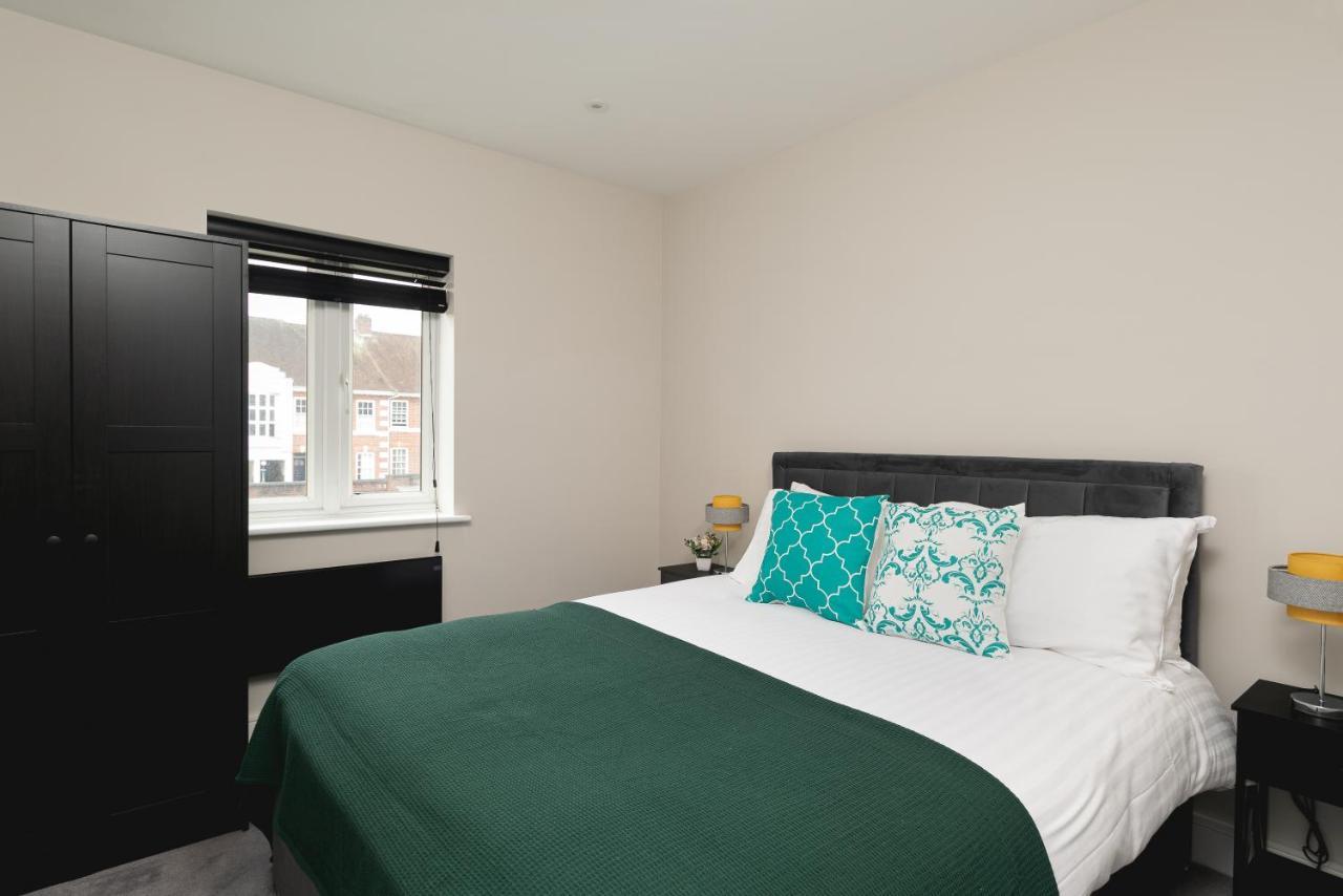 Skyvillion - Cozy Large 4 & 1 Bed Apartments In London Enfield, Mins To Tube Station, Free Wi-Fi Exteriör bild
